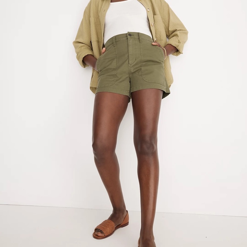 Madewell green curvy perfect fatigue short